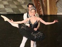 Pas de deux -
Natalia Kungurtseva / Alexander Butrimovich