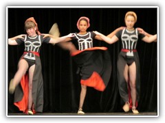 Klatschbasentanz - Anna Sophia, Clara, Celine