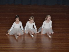 Kleiner Walzer -
Laura, Laura und Emma