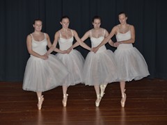 Caroline, C&eacute;line, Annika, Annika