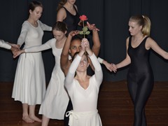 Ausdruckstanz -
Clara und C&eacute;line